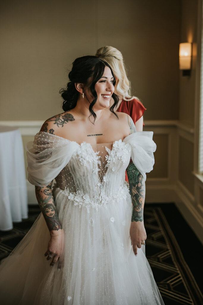 Midland Country Club wedding portrait of bride | Shauna Wear Photography