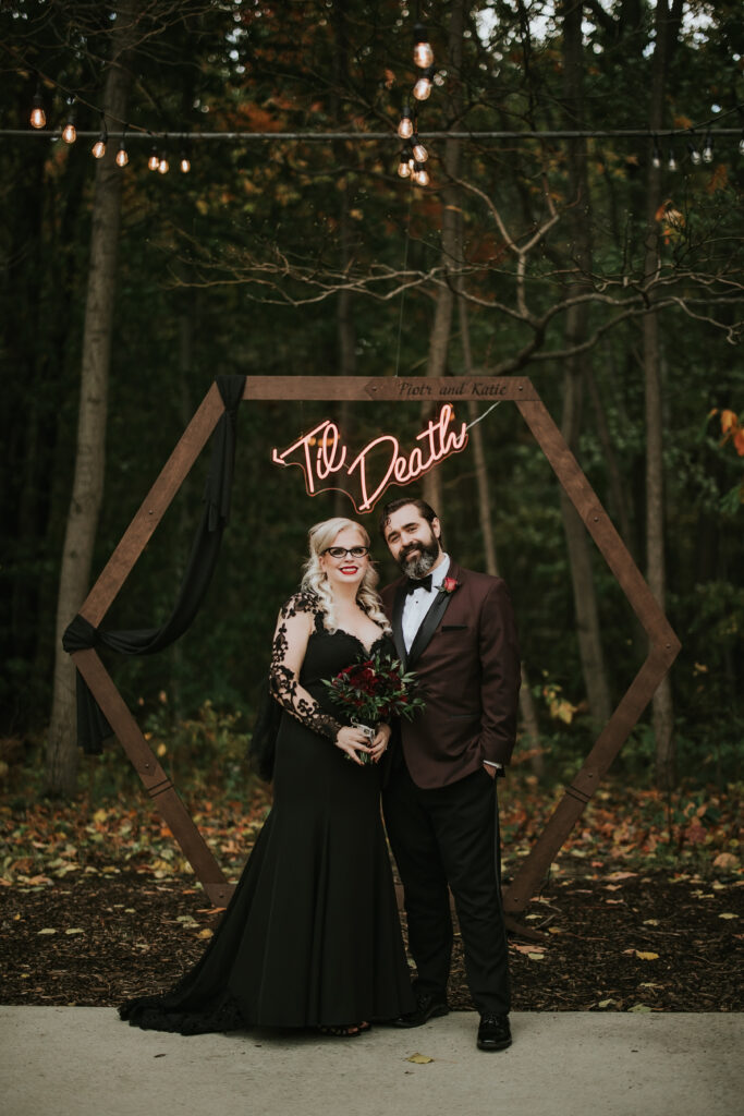 Halloween Wedding at Odin's Owl | Shauna Wear Photography