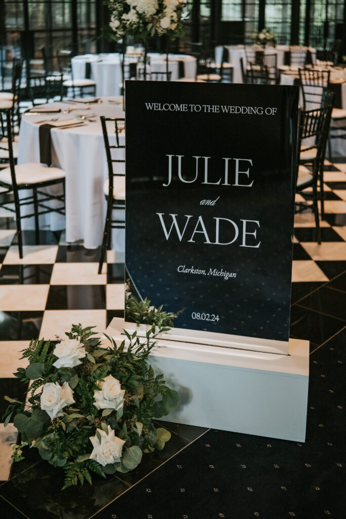 Entrance signage at a Shepherd's Hollow wedding | Shepherd's Hollow wedding photography